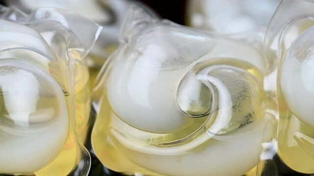 video of washing capsules