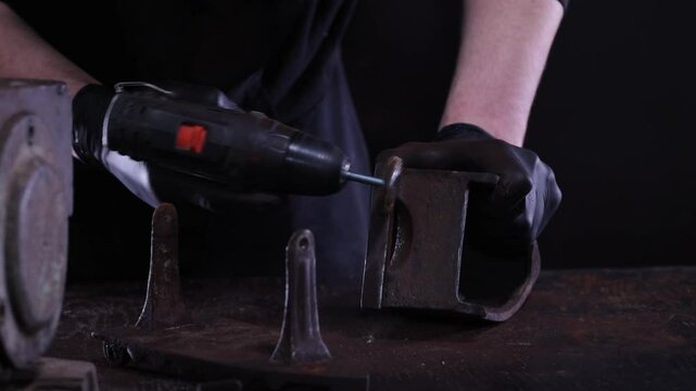 Metalworking Showcase A Stunning Transformation from Rusty to Refined, Creating Masterpieces