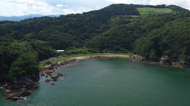 自然をそのまま残した美しい海岸
