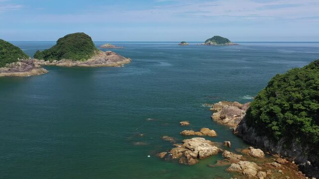 自然をそのまま残した美しい海岸