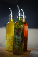 Azeite de oliva de ervas preparado com alho