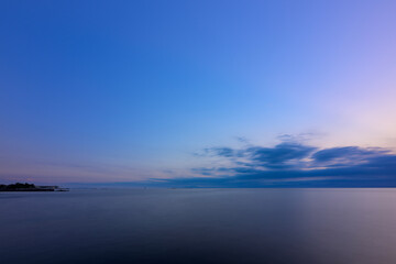  静寂に包まれた森戸海岸のマジックアワーの風景　　神奈川県　湘南　葉山町