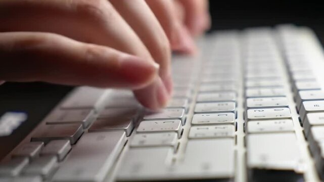 Typing Fast on Mechanical Keyboard in Dark Room