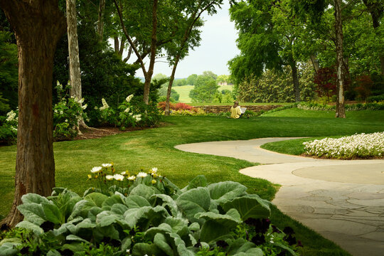 Dallas texas arboretum pathway