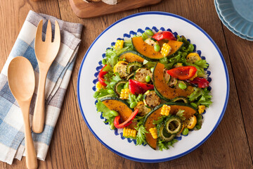 【夏野菜のグリルサラダ】カボチャ・ズッキーニ・パプリカ・ゴーヤ・トウモロコシ・枝豆。食べ応えあるボリュームのグリルサラダ。