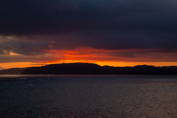 Naklejka premium 奄美大島の夏の日の出。