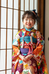 七五三7歳の着物のかわいい女の子