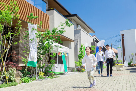 住宅展示場」の写真素材 | 4,945件の無料イラスト画像 | Adobe Stock