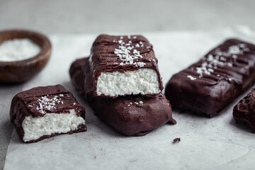 barre glacée noix de coco yaourt coque en chocolat fait maison
