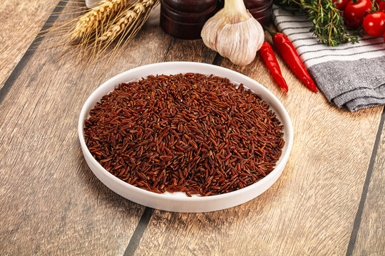 Red raw dry rice gor cooking