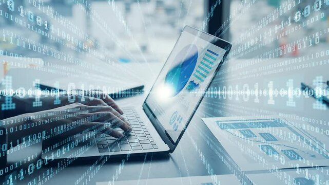 ノートパソコンを使う女性とデジタルテクノロジーのコンセプト