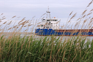 Blick auf die Hafeneinfahrt von Swinemünde auf der Ostseeinsel Usedom