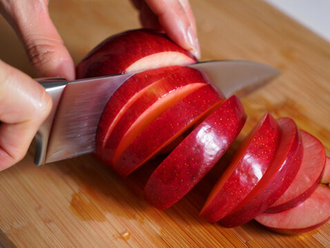 ripe sliced apple
