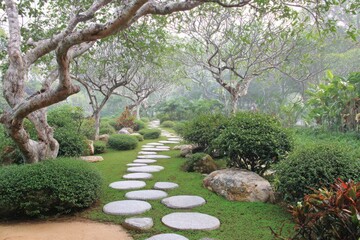 Obraz premium Moonstone garden path banner