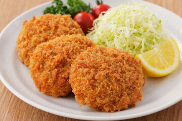 牛肉を使った日本のメンチカツ　Japanese Ground Beef Menchi Katsu Cutlet