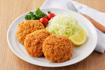 牛肉を使った日本のメンチカツ　Japanese Ground Beef Menchi Katsu Cutlet