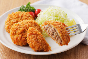 牛肉を使った日本のメンチカツ　Japanese Ground Beef Menchi Katsu Cutlet
