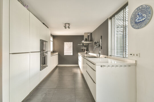 Modern White Kitchen Design with Minimalist Style