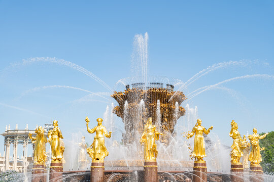 Fountain of Friendship at VDNKH, Moscow's Iconic Landmark