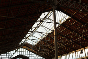 Born market roof showing steel structure and tiled roof
