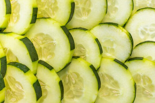 Close-up texture of fresh cucumber slices