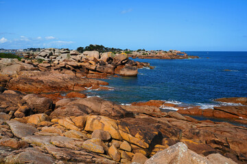 Felsformationen an det C&ocirc;te de Granit Rose