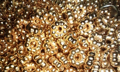 Premium Golden Beads for High-End Crafting and Embellishments