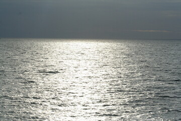 Obraz premium Sunset reflection on the ocean - Reflet du soleil couchant sur l'océan