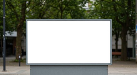 Mockup d’un panneau publicitaire avec écran blanc vide dans la rue