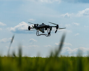 Agricultore drone on fields