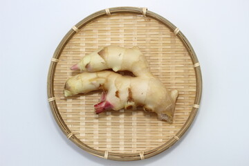 香り豊かな新ショウガ