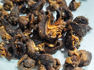 Snail chips are a typical Indonesian snack that is famous for being delicious, savory and crunchy.