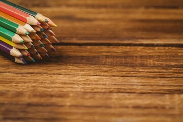 Obraz premium Color pencils on wooden table