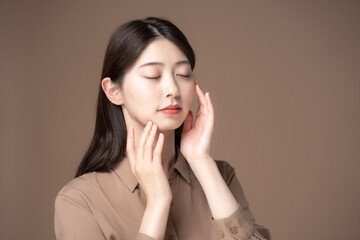 女性　ビューティー　スキンケア