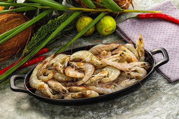 Raw fresh prawn for cooking