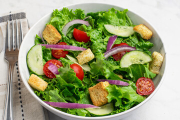  garden salad top with croutons,