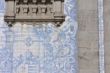 Wall detail of Igreja Do Carmo with Azulejos depicting of Carmelite order and Mount Carmel. Location: Porto Portugal