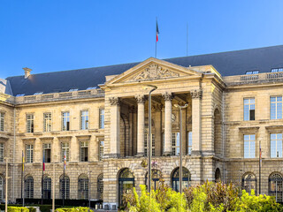 Cultural Heritage Explored: Roaming Through Rouen’s Timeless Street Scenes