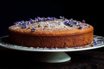 Lavender-honey cake with cinnamon and cardamom 