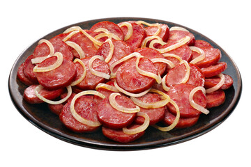 prato com porção de linguiça calabresa acebolada isolado em fundo transparente