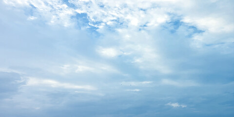 Obraz premium Blue sky air white clouds image sunny bright natural surface splahsed soft effet background atmosphere, clear, bright, sun, sunny, beauty