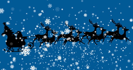 Gliding eight reindeer pulling scrollwork sleigh with Christmas tree in night sky, with snowflakes © vectorfusionart