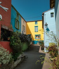 Maisons color&eacute;es dans le village de Trentemoult