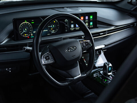 Interior cockpit and dashboard view of a Chery Tiggo 8 Pro
