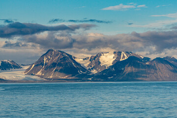 Fototapeta premium Mountains with glaciers in Svalbard