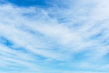6月の空　青空に薄雲が広がる13