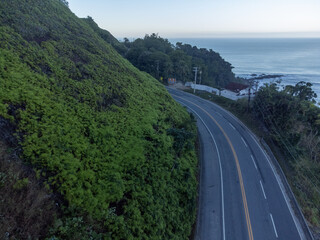 Obraz premium amazing coastal road passing through beaches