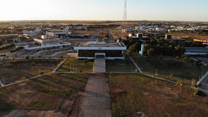 por do sol na prefeitura de lem, bahia, brasil