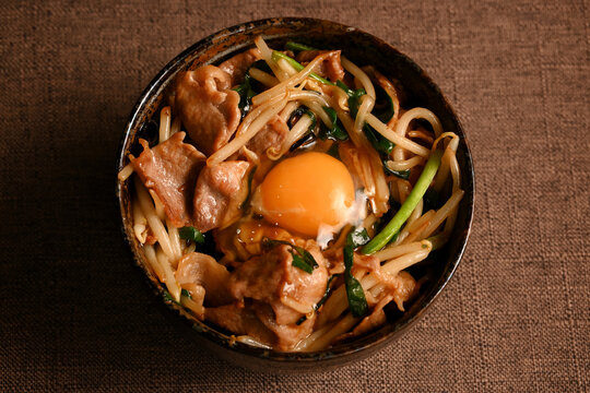 スタミナ丼」の写真素材 | 2,420件の無料イラスト画像 | Adobe Stock