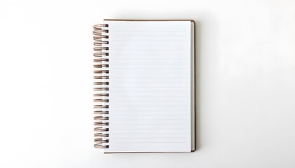 Leeres Spiralnotizbuch auf weißem Hintergrund

